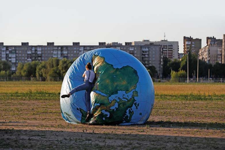deflated-globe
