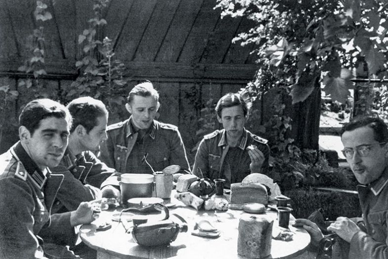 german soldiers eat breakfast