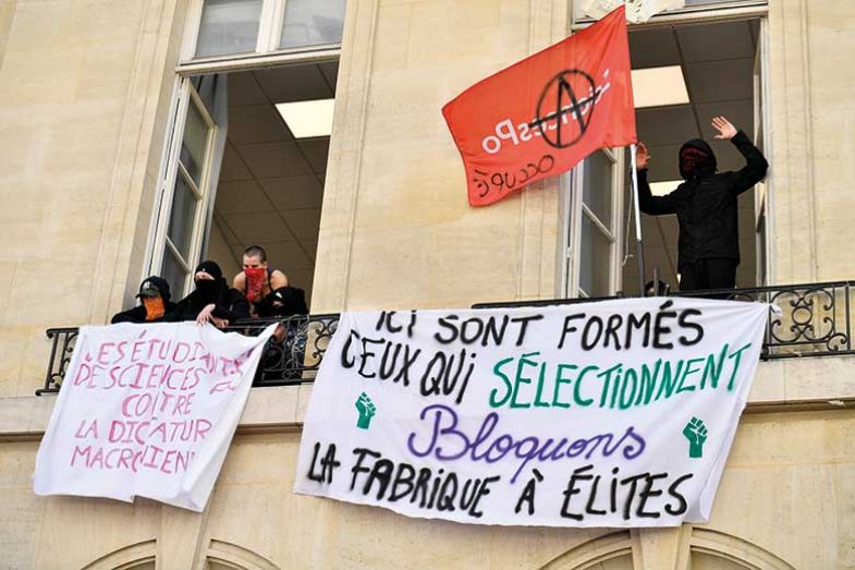 student-blockade-france