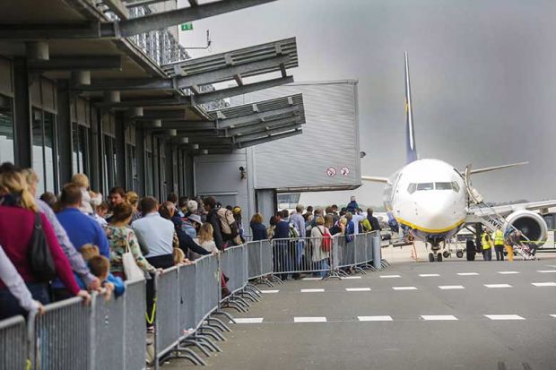 airport-queue
