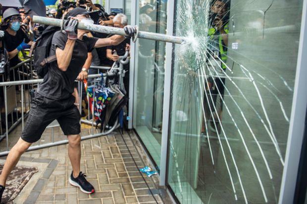 man smash window glass protest_getty.jpg